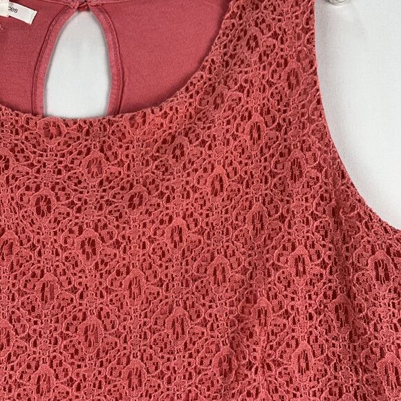 Maurices Womens Tank Top Blouse Size Medium Lace Sleeveless Keyhole Back Layered - Picture 4 of 10